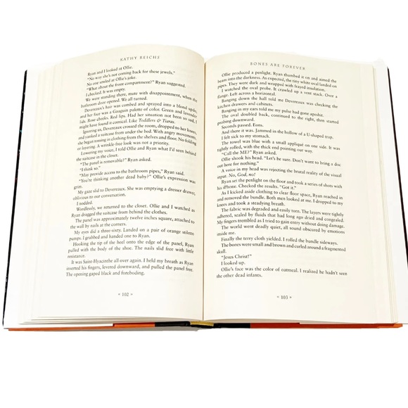 Bones Are Forever Hardcover Novel Kathy Reichs Holographic Cover TV Show Sparkly - Picture 7 of 8